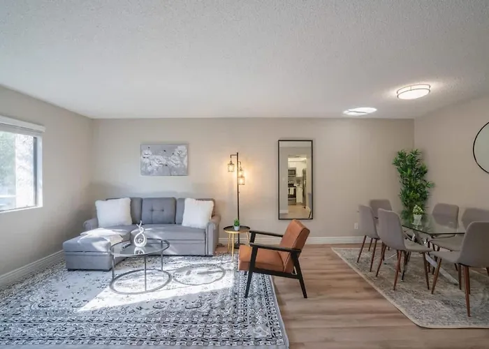 Unique 2Bd - Parking, Gym, Pool - Sleeps 8 - 5Min Casino