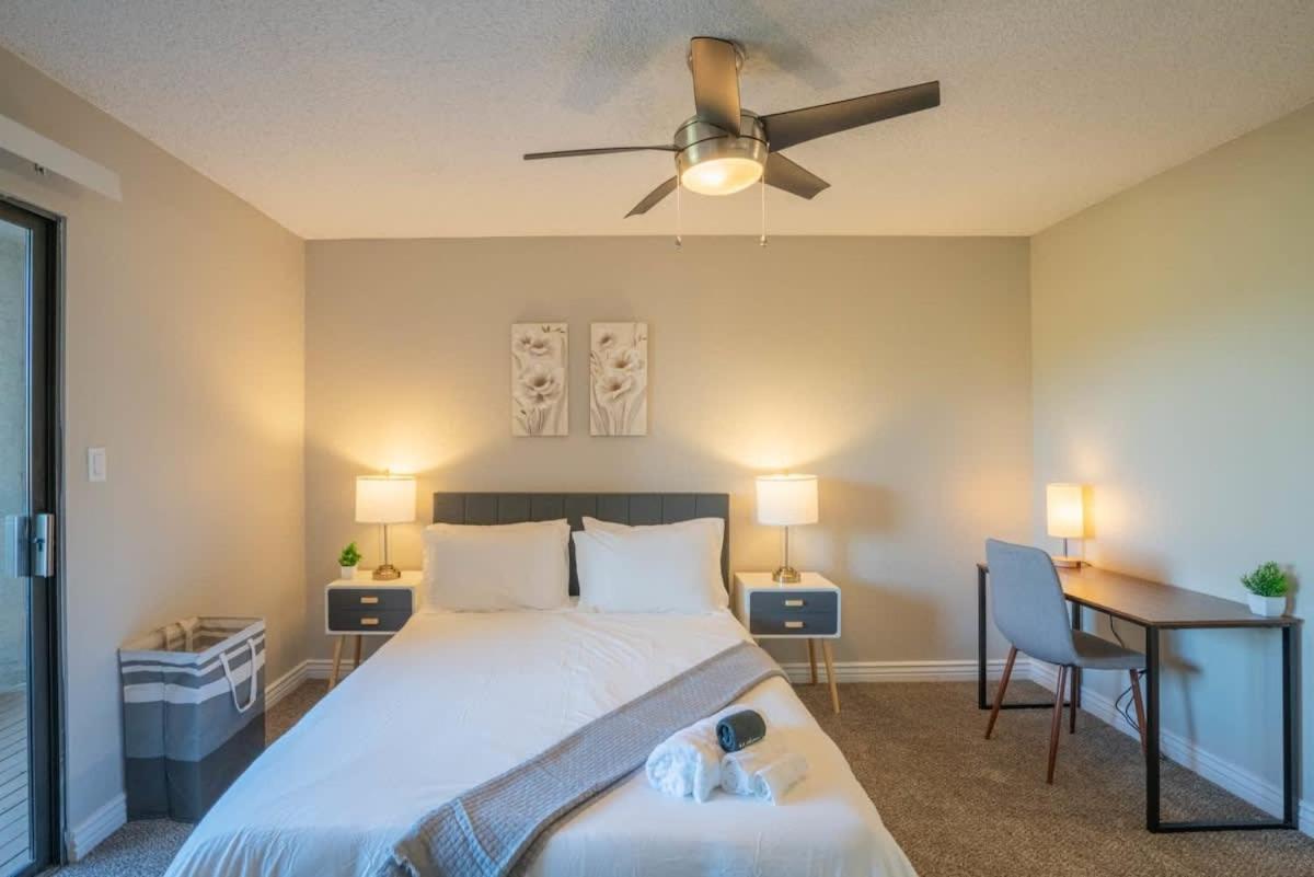 Apartment Unique 2bd - Parking, Gym, Pool - Sleeps 8 - 5min Casino Scottsdale
