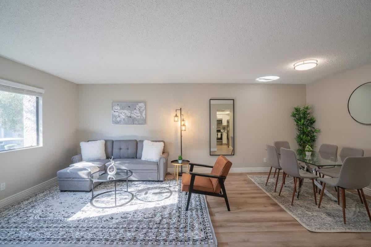 Unique 2bd - Parking, Gym, Pool - Sleeps 8 - 5min Casino *