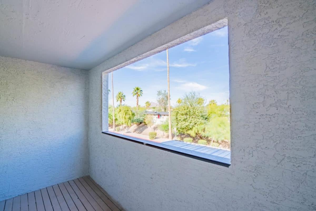 Apartment Unique 2bd - Parking, Gym, Pool - Sleeps 8 - 5min Casino
